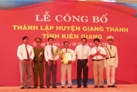 le cong bo thanh lap huyen 2.jpg